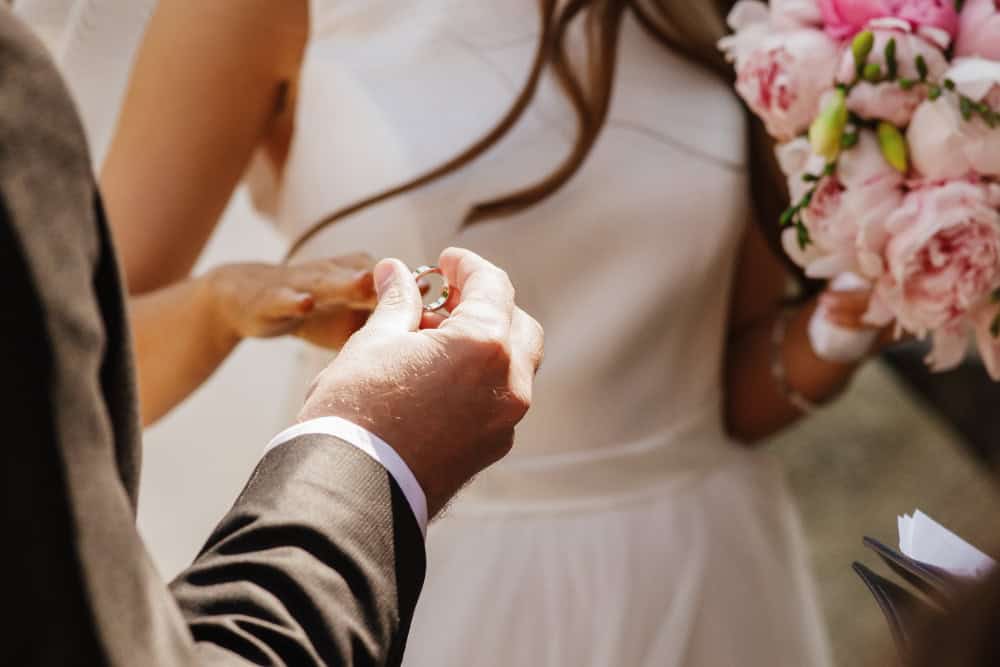 Como planejar um casamento inesquecível sem estresse: Dicas quentes e truques para economizar em 2025